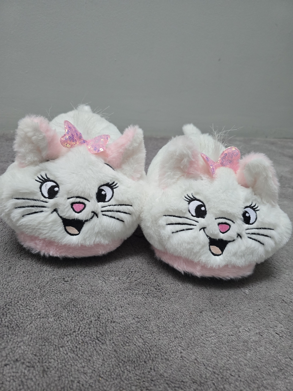Disney X Forever21 Marie Slippers M